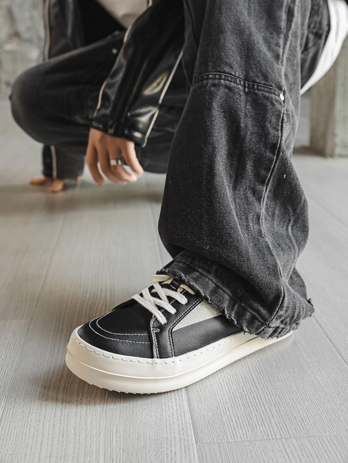 Color-blocked Casual Sneakers