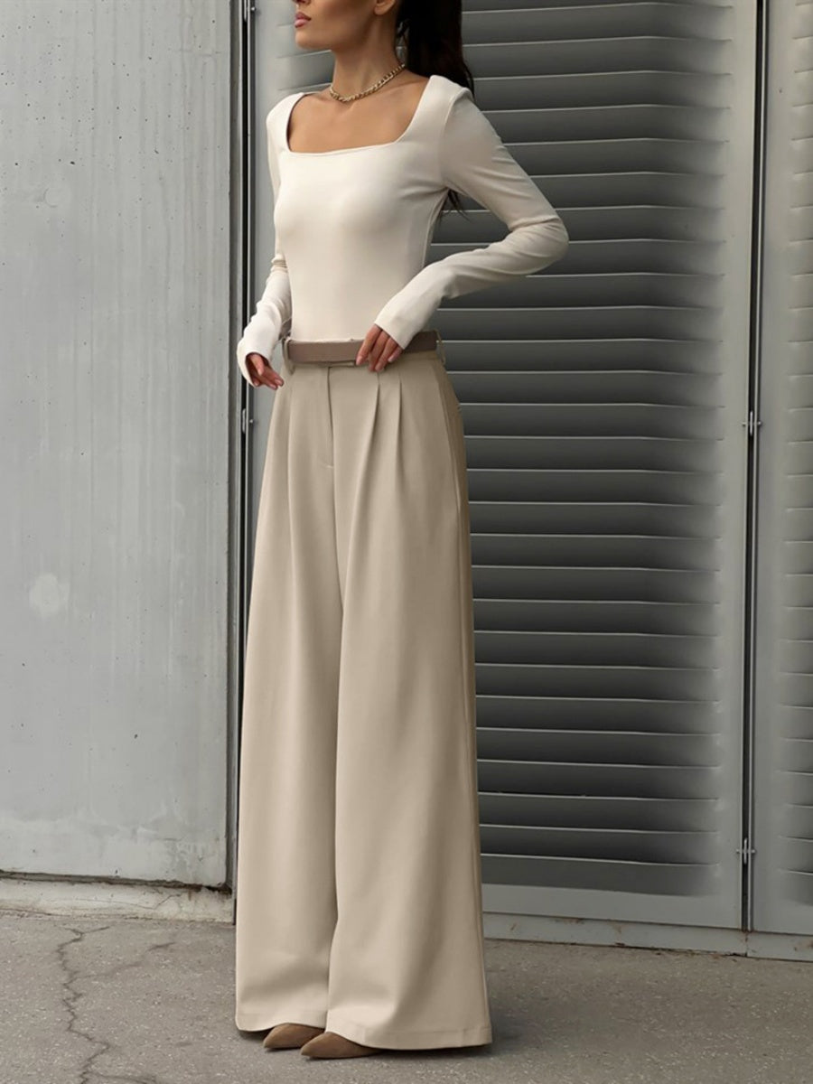 Wide-leg pleated trousers