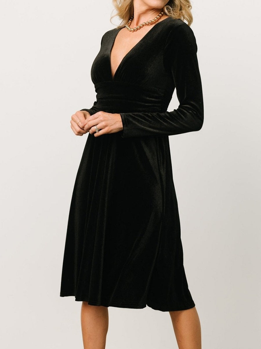 V-neck Long Sleeve Pleated Velvet Midi Dresses