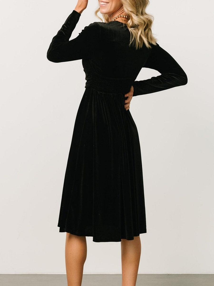 V-neck Long Sleeve Pleated Velvet Midi Dresses