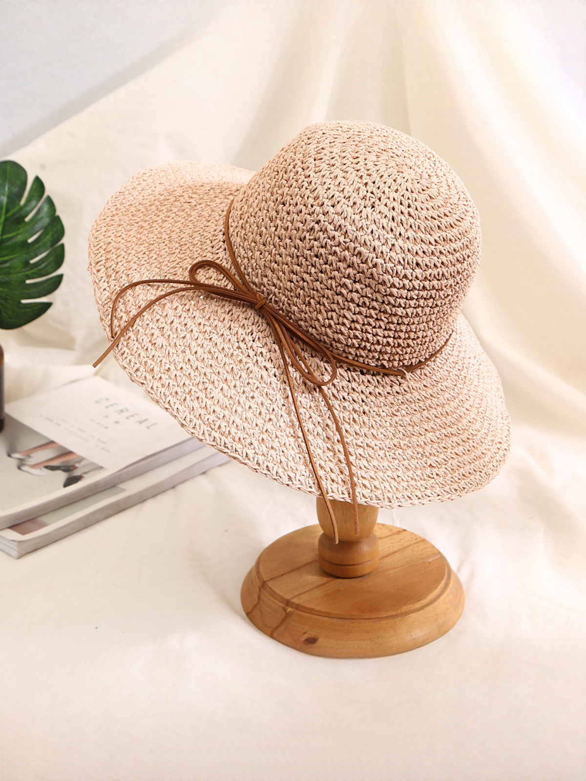 Wide-brimmed Straw Hat With Bow
