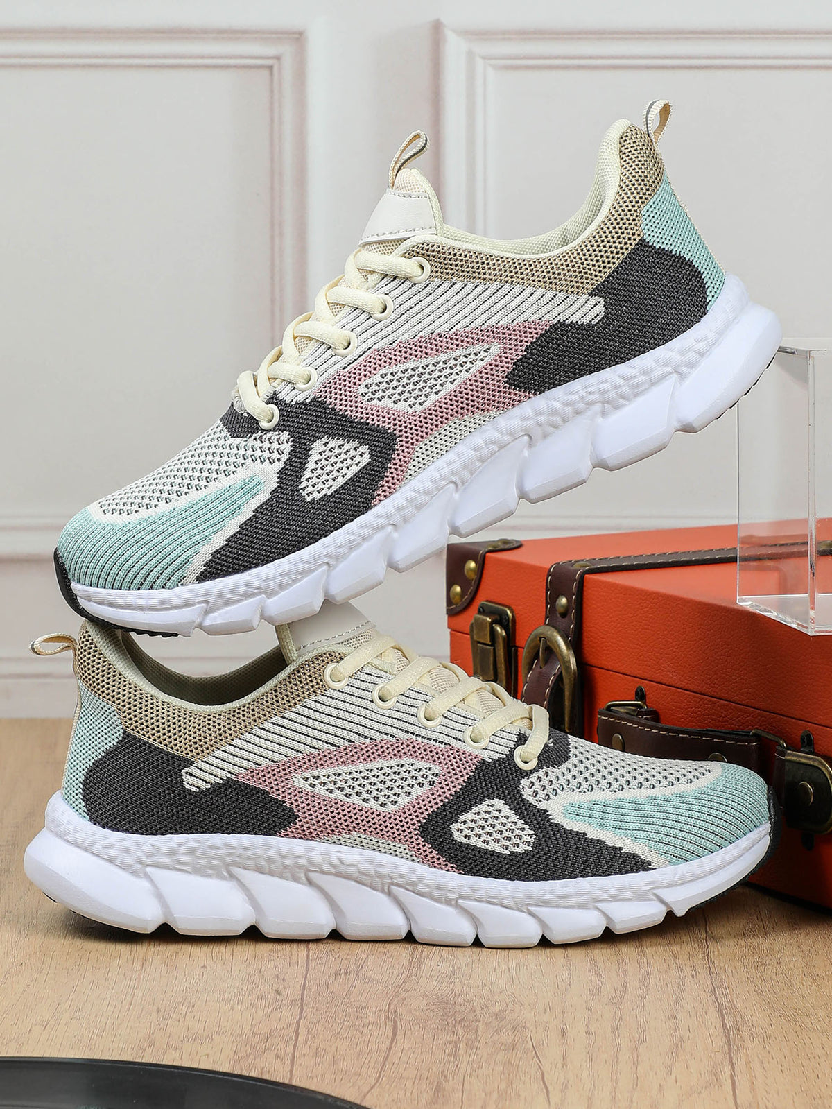 Color-blocked Women's Casual Sneakers
