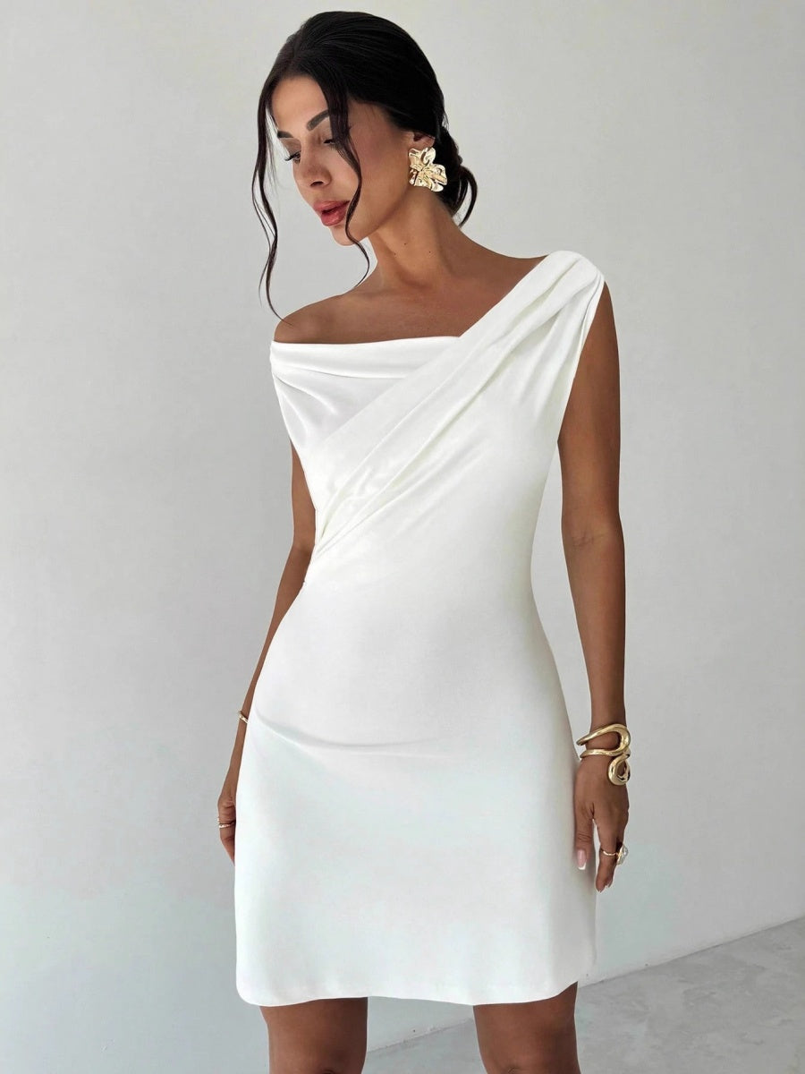Robe courte moulante sans manches à épaules dénudées, en maille asymétrique, col croisé et empiècements double épaisseur