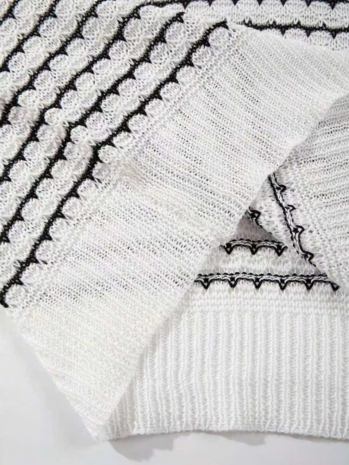 Color-blocked Black And White Stripes Knitting Tank Tops