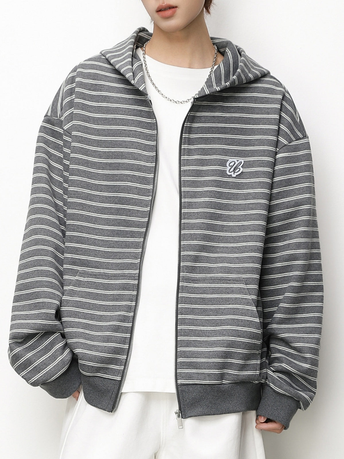 Kastenförmige Kapuzenpullover mit horizontalen Streifen in Farbblöcken