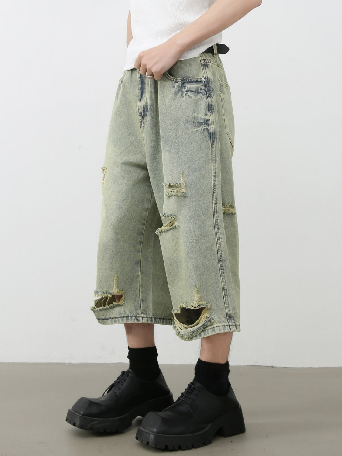 Retro Hole 7 Points Denim Shorts