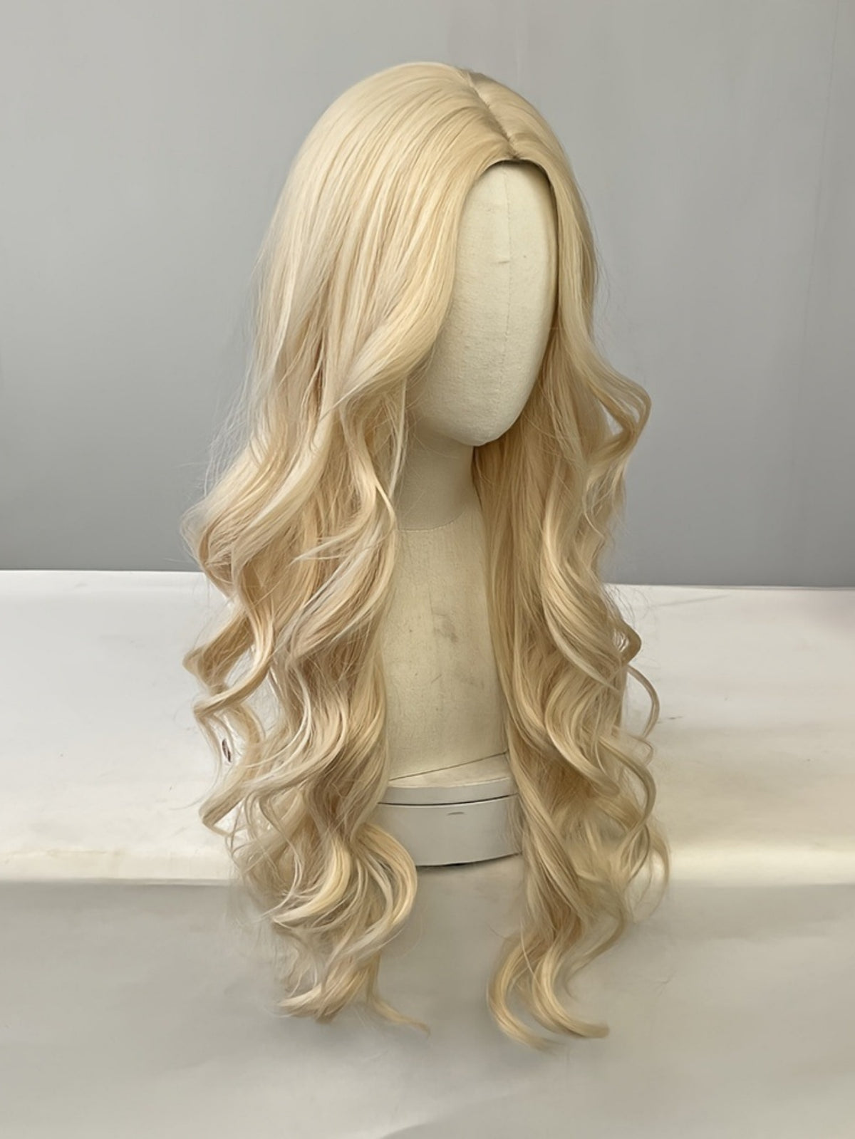 Synthetic Fiber Long Wavy Curl Wig