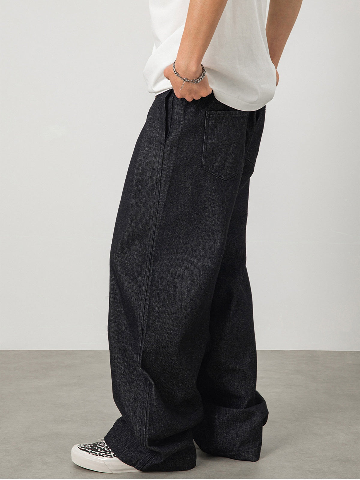 Retro Black Embroidery Straight-fit Loose-fit Jeans