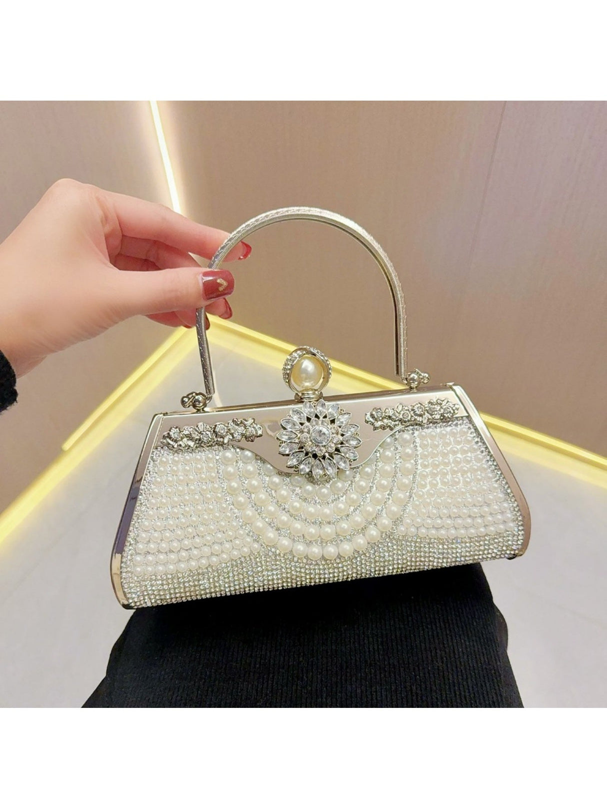 Liber Four Seasons ACC Beaded Diamond Small Square Bag