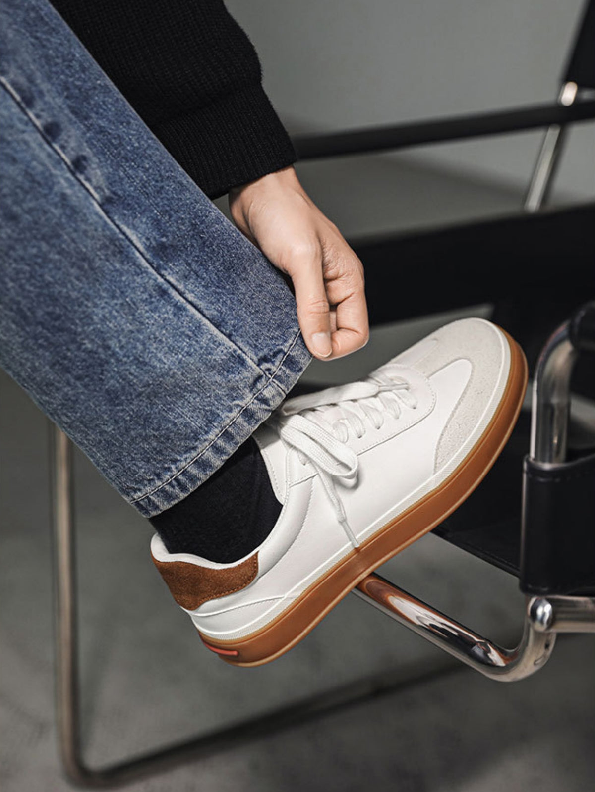 Color-blocked Casual Sneakers
