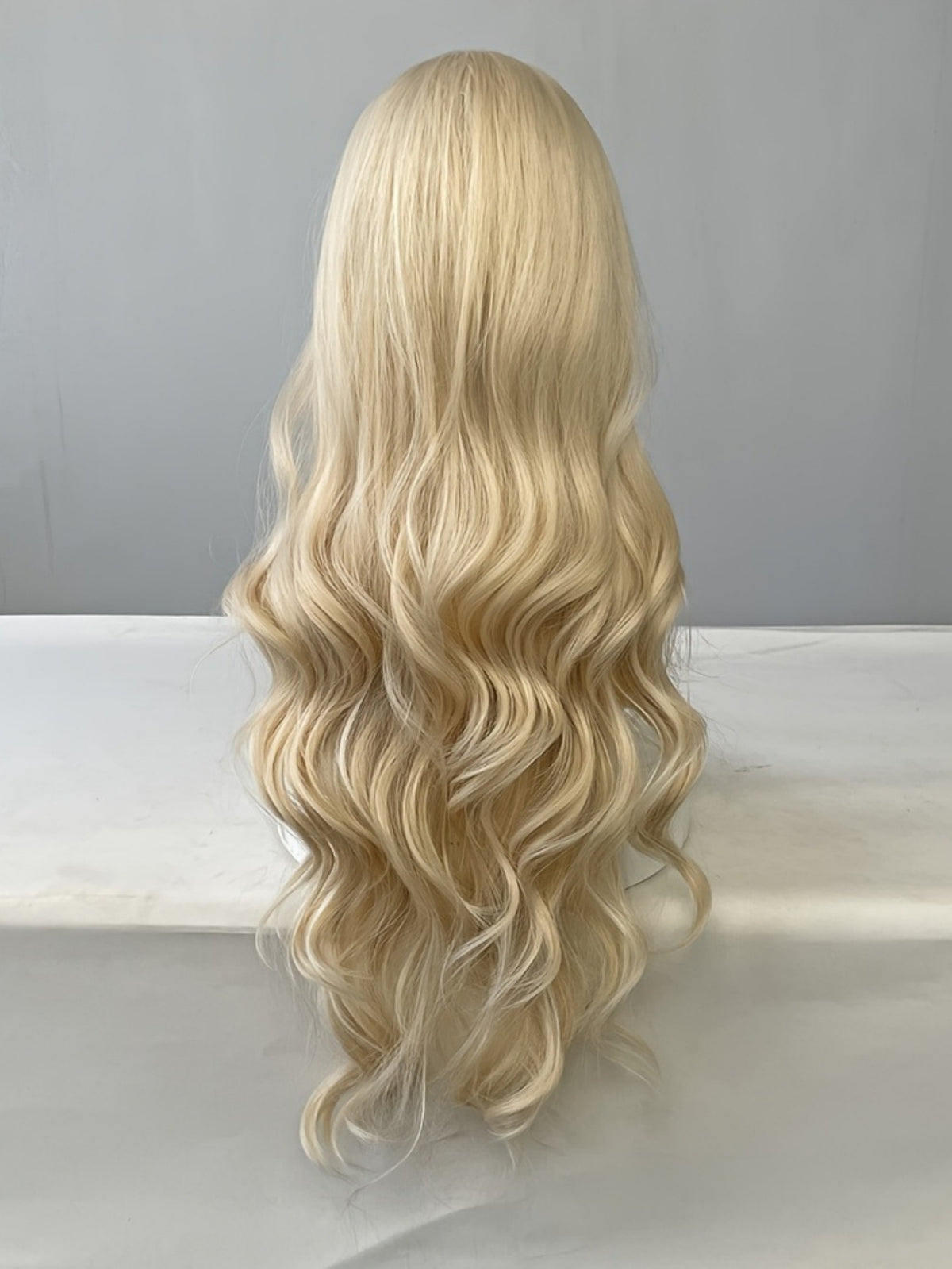 Synthetic Fiber Long Wavy Curl Wig