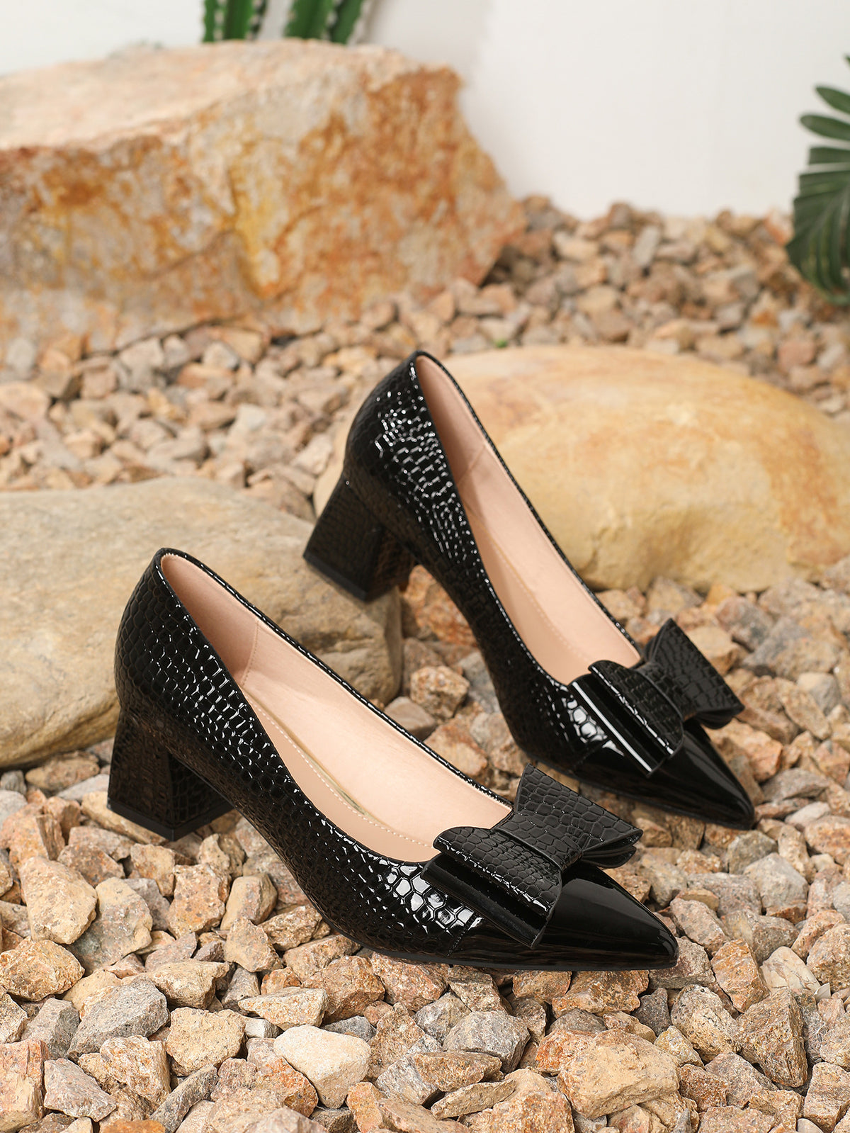 Bow-tie Pointed-toe Embossed Patchwork High Heels