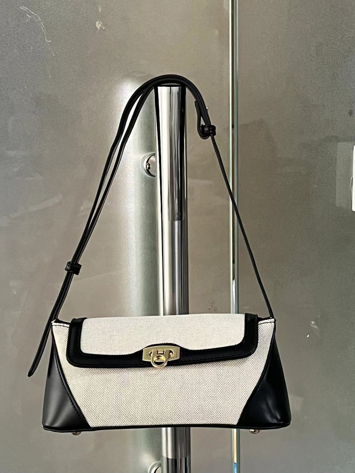 Color-blocked Casual Commuter Versatile Retro Shoulder Bag