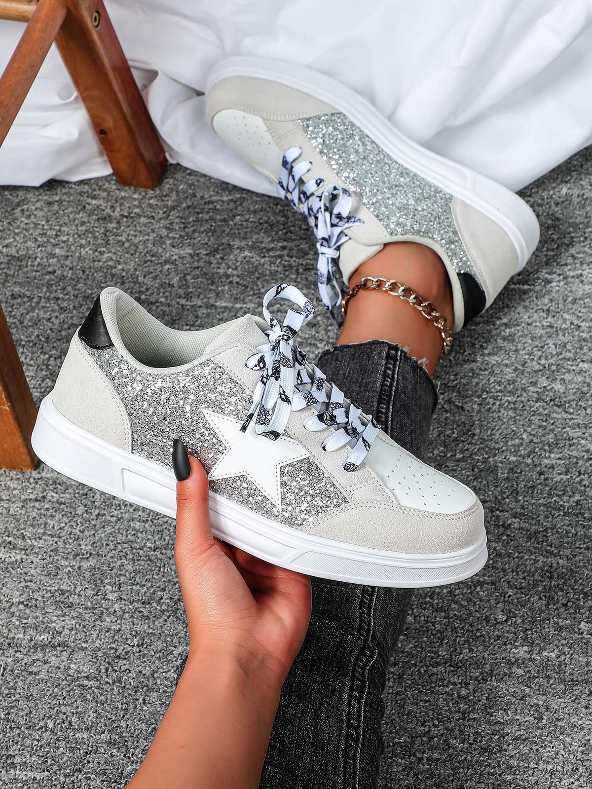 Women's Sneakers With Five-pointed Star Sequins