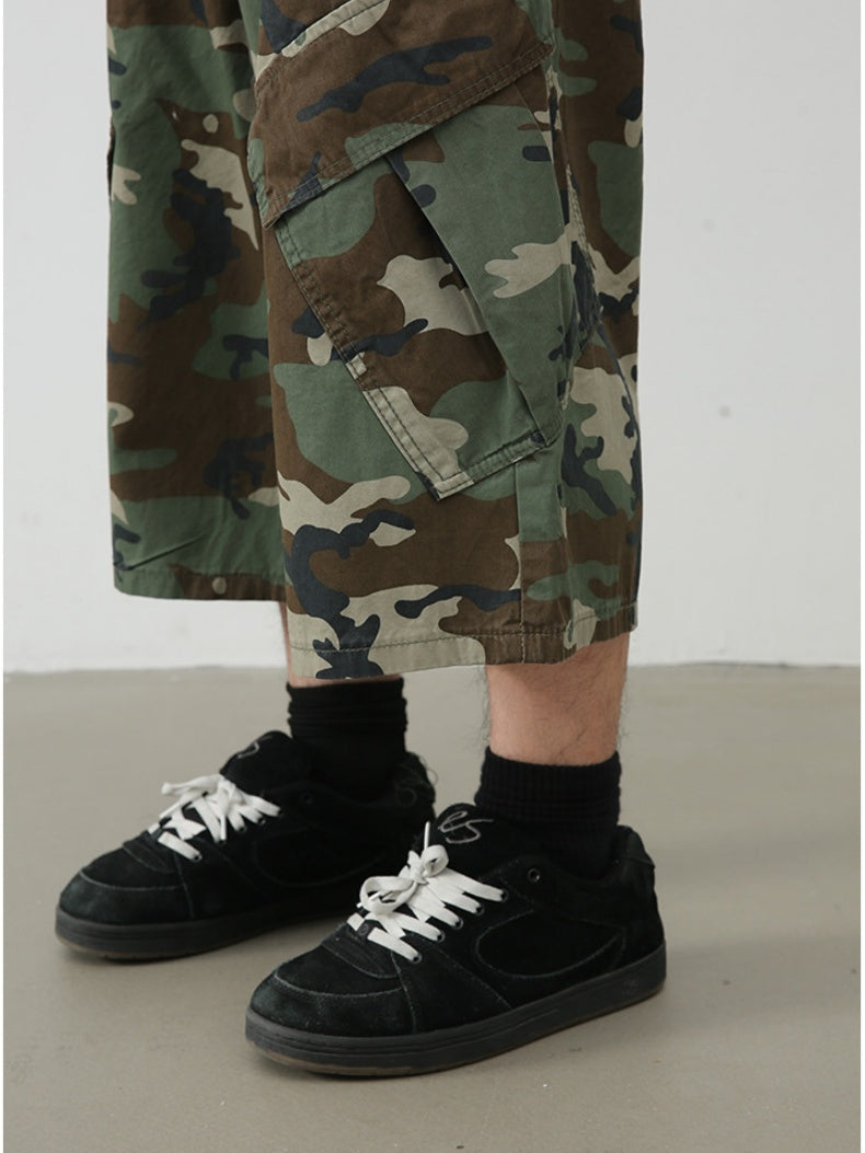 Multiple Pockets Camouflage Denim Tooling Shorts