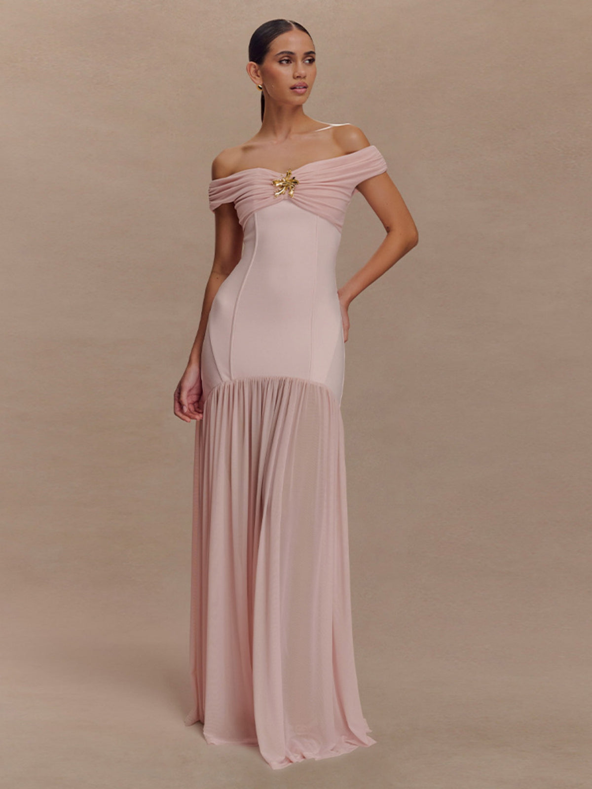 Mesh Splicing Off-shoulder Pleated Backless Maxi Dresses