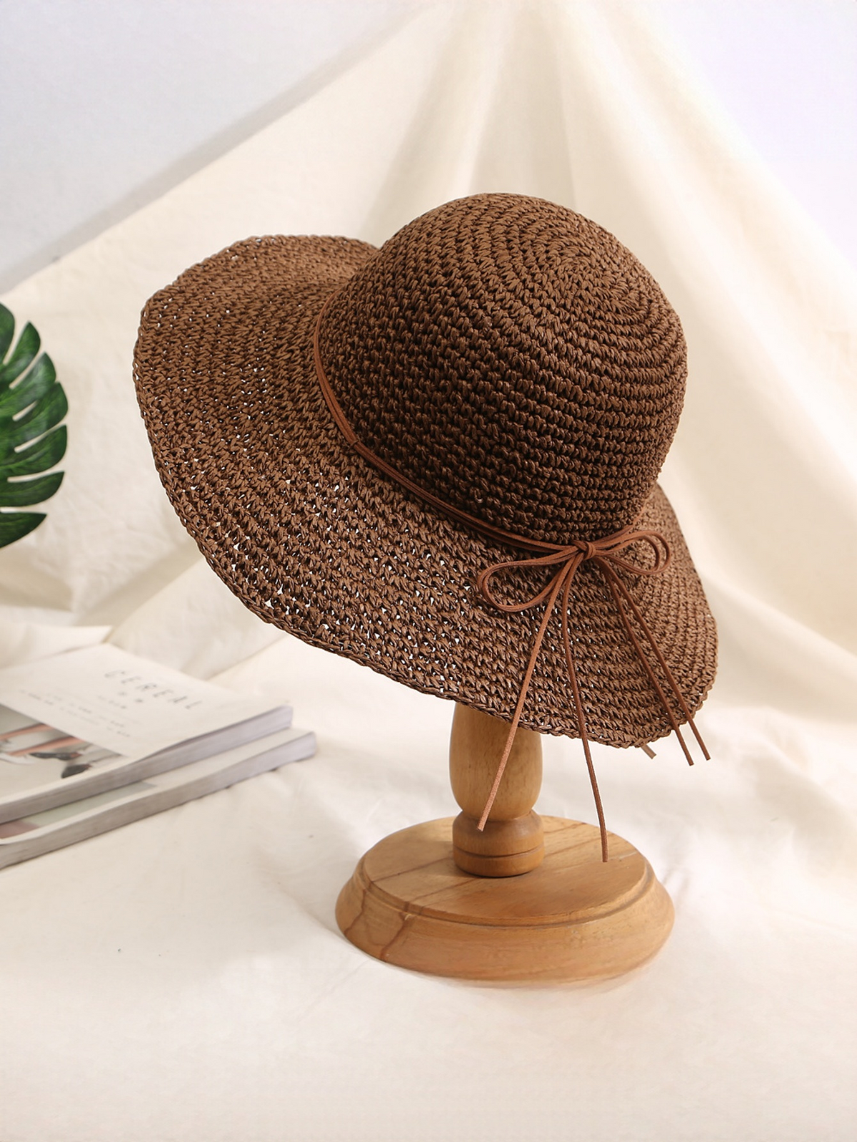 Wide-brimmed Straw Hat With Bow