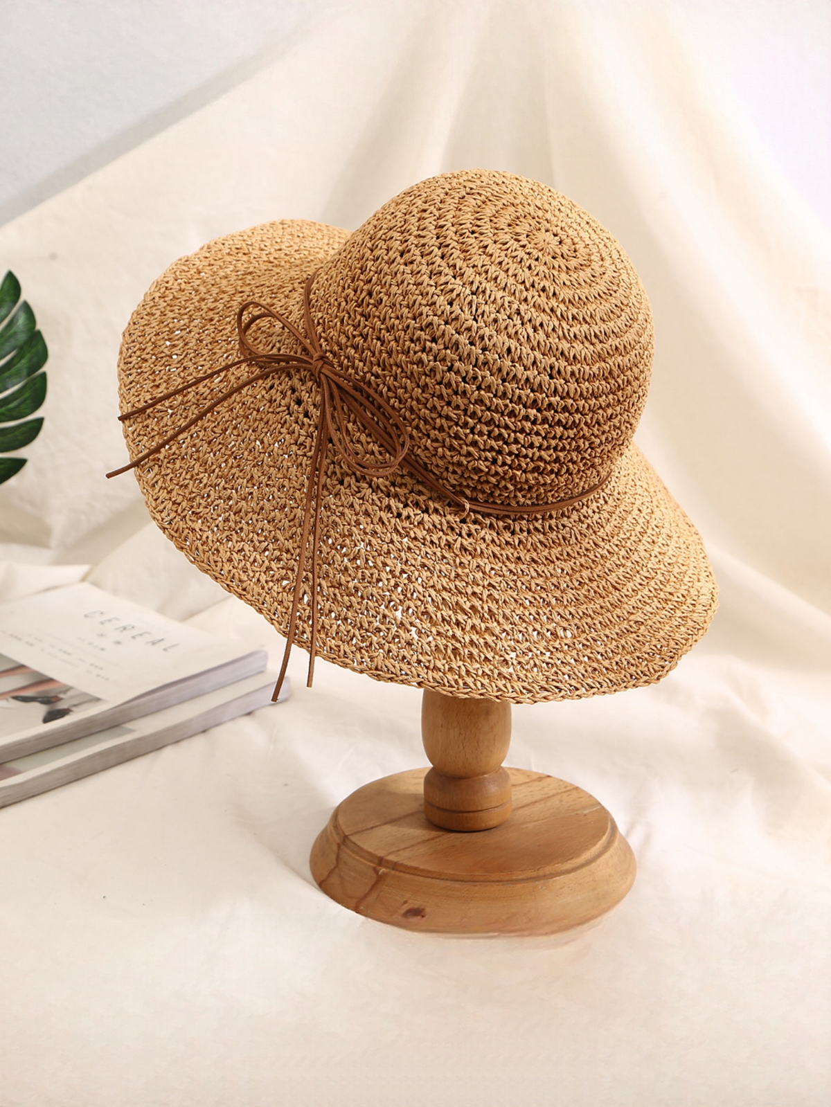Wide-brimmed Straw Hat With Bow