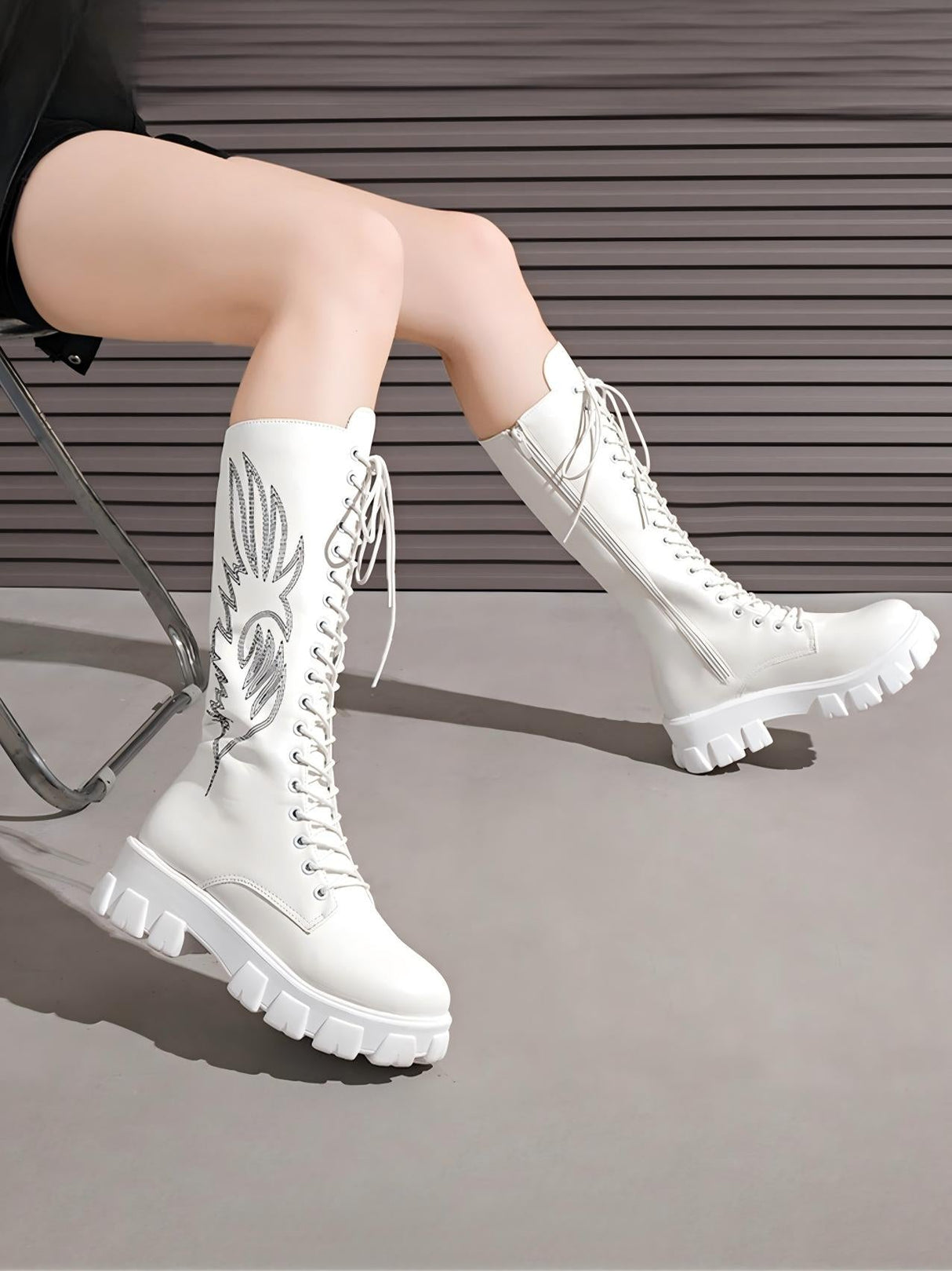 Lace-up Zippered Knee-high Platform Embroidered Vintage Women's Boots