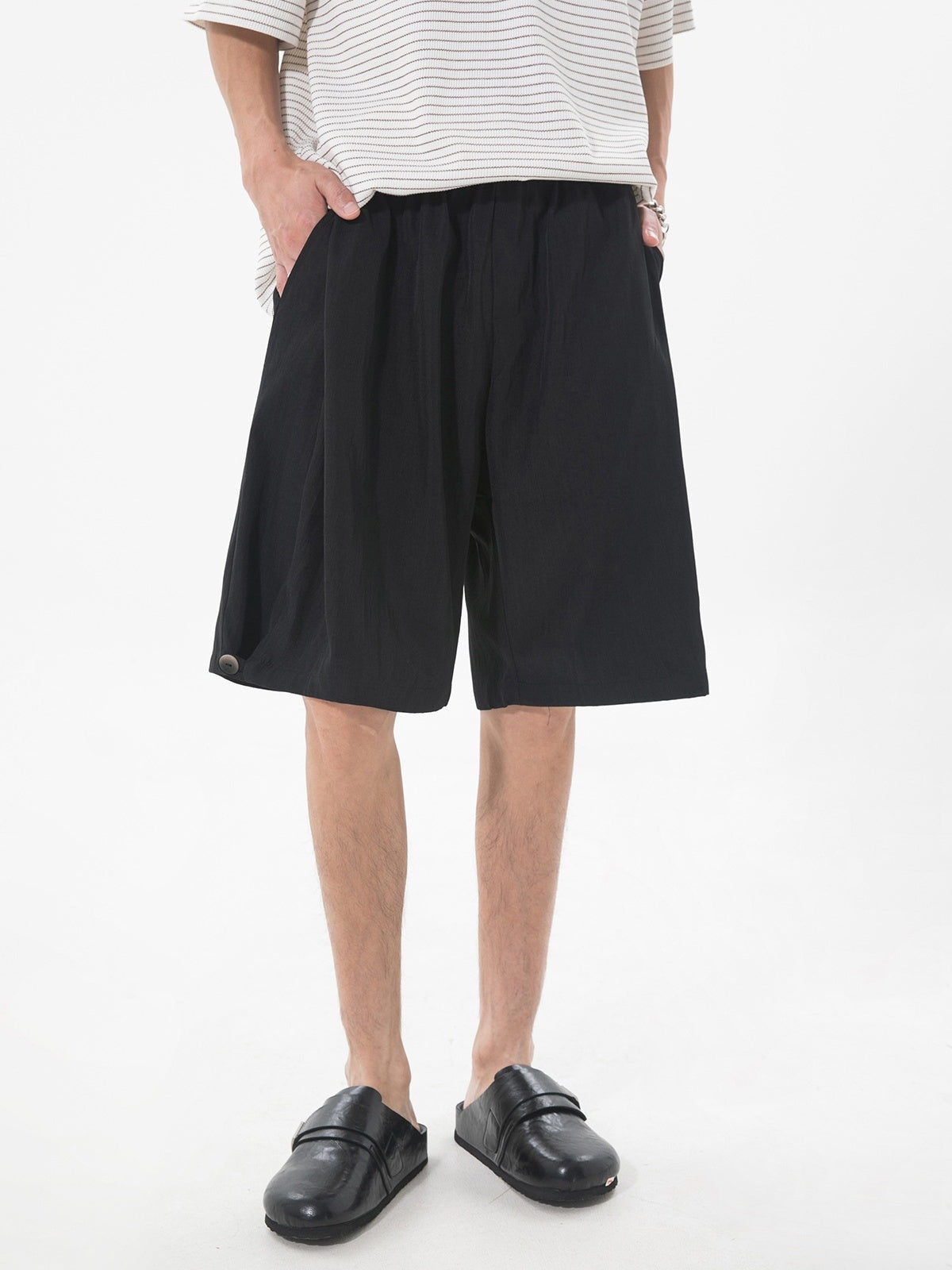 Slight Wrinkles Gathering Straight-fit Five Points Dress Pants Shorts
