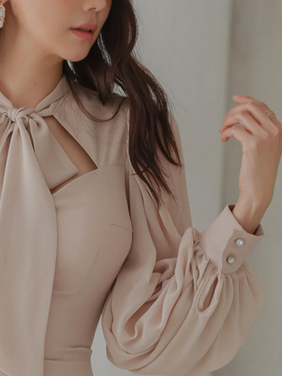 Elegant And Fitted Midi Dress With Tie-up Lantern Sleeves