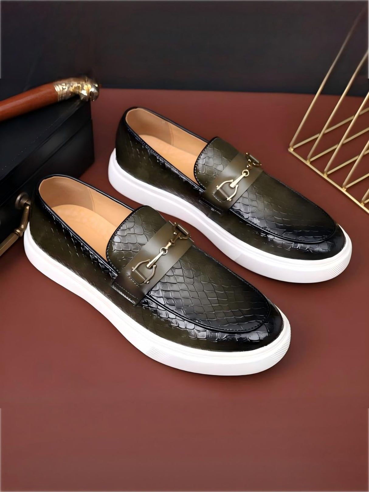 Snakeskin Embossed Horseshoe Buckle Slip-on Loafers
