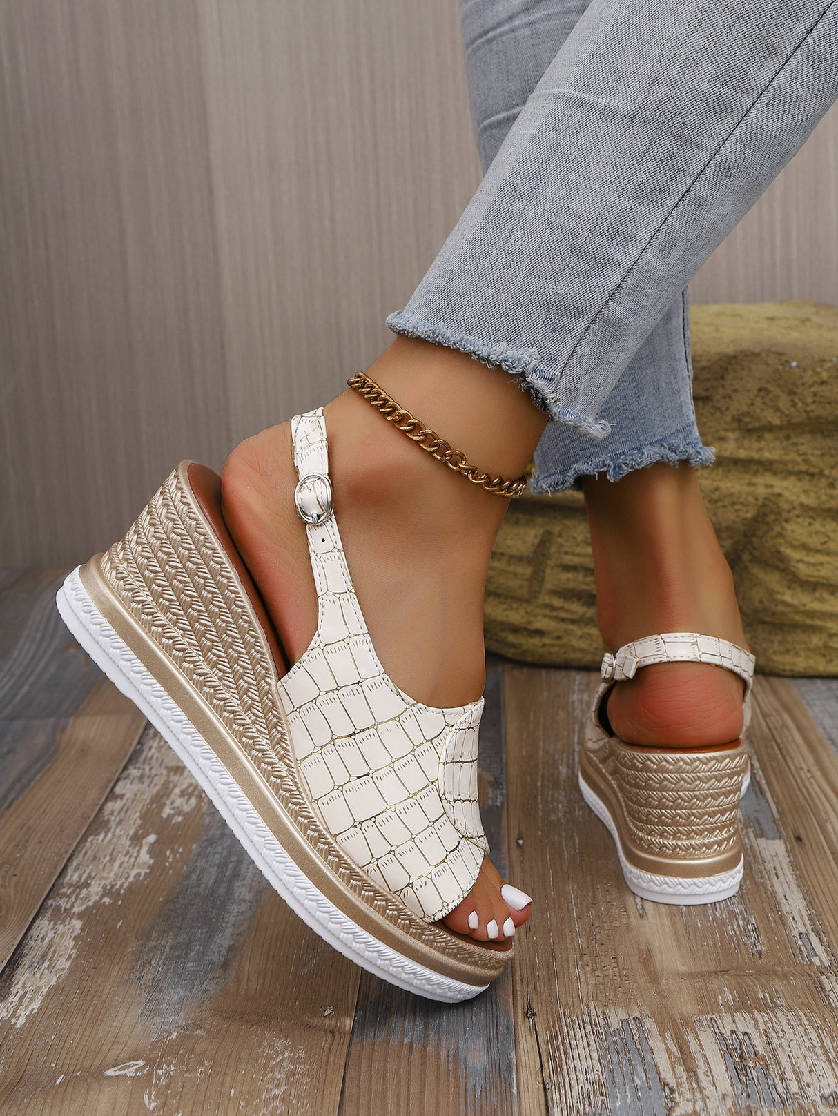 Stone-patterned Wedge Platform Sandals