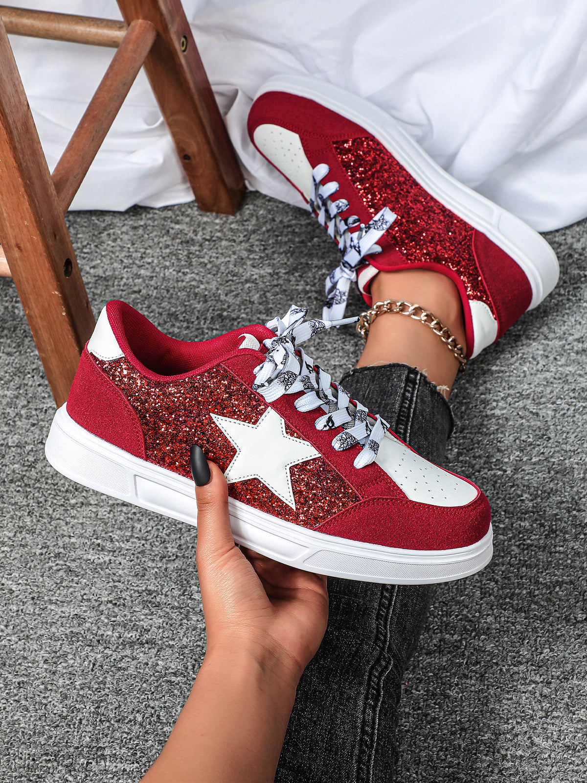 Women's Sneakers With Five-pointed Star Sequins