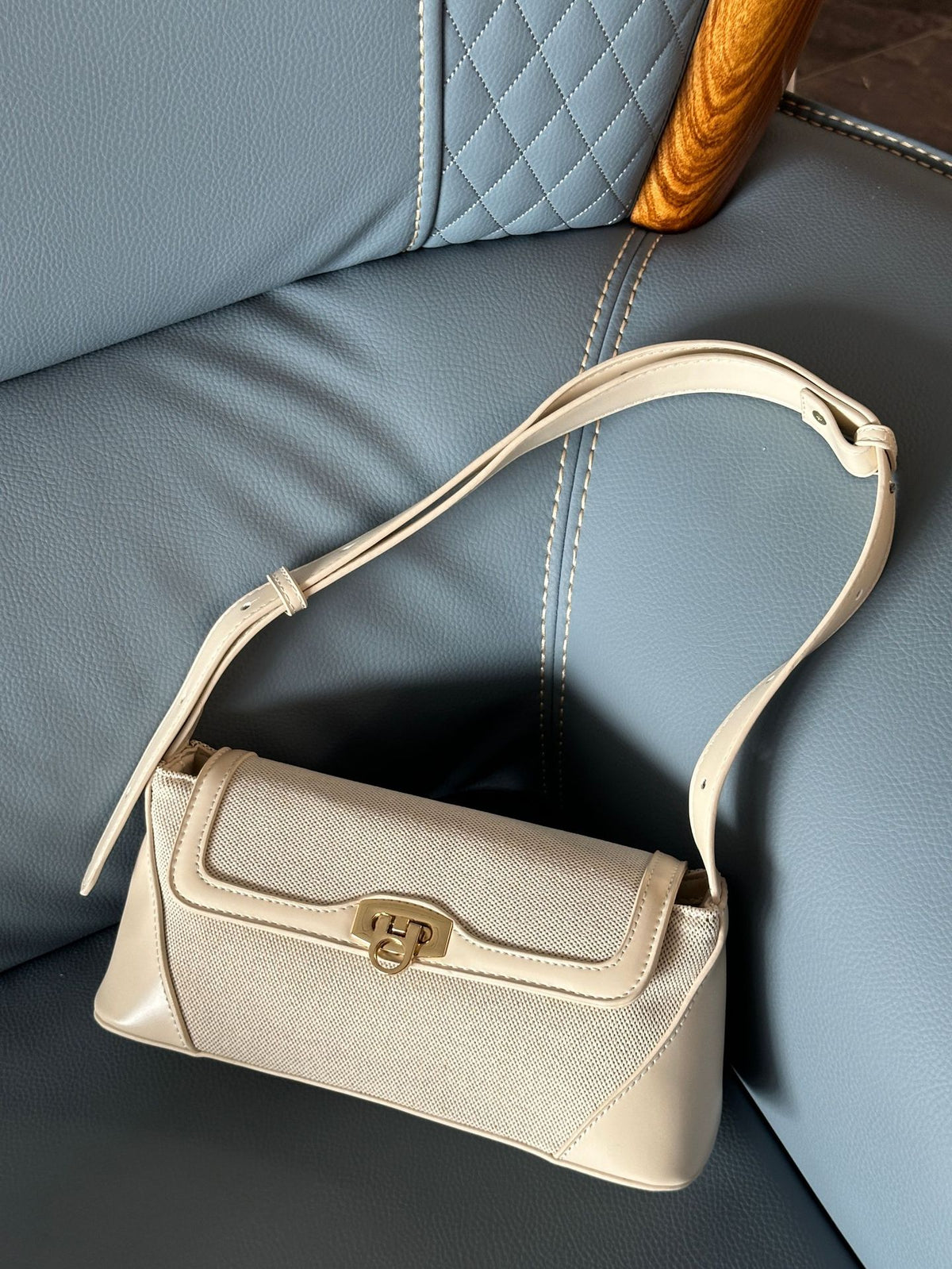 Color-blocked Casual Commuter Versatile Retro Shoulder Bag