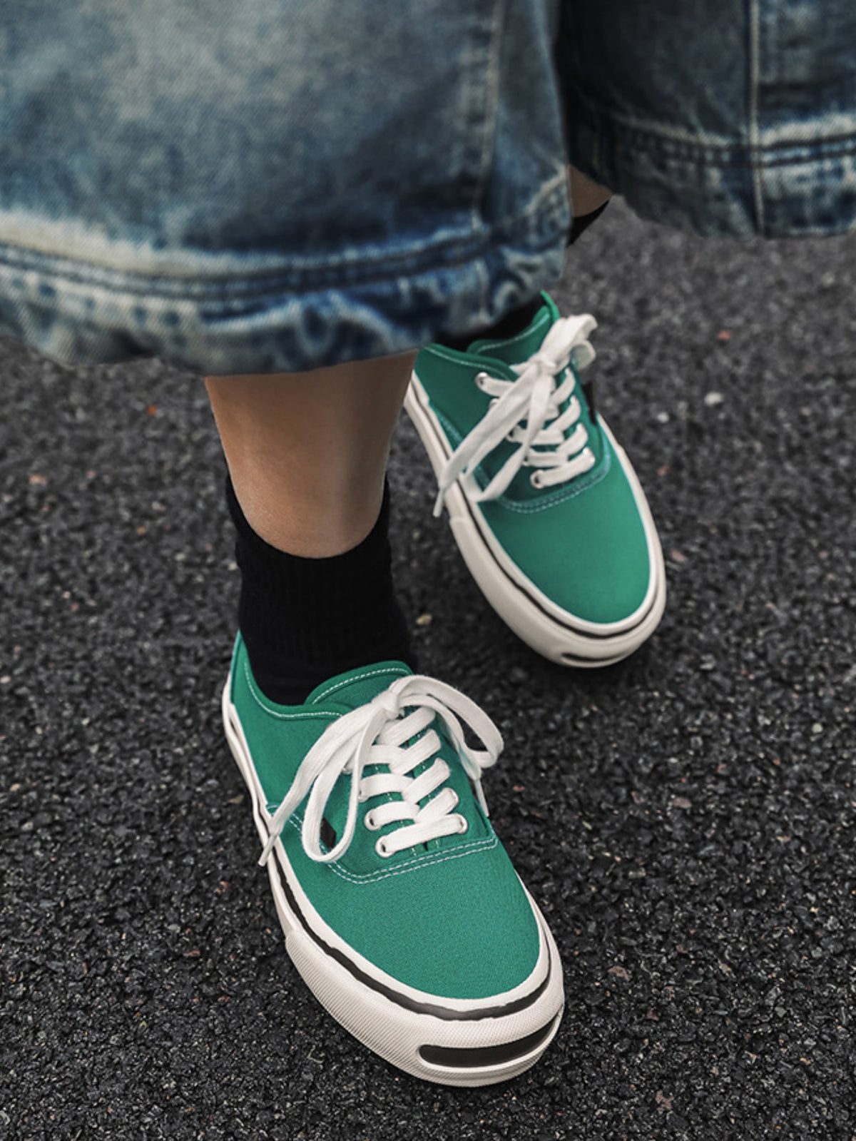 Color-blocked Canvas Shoes