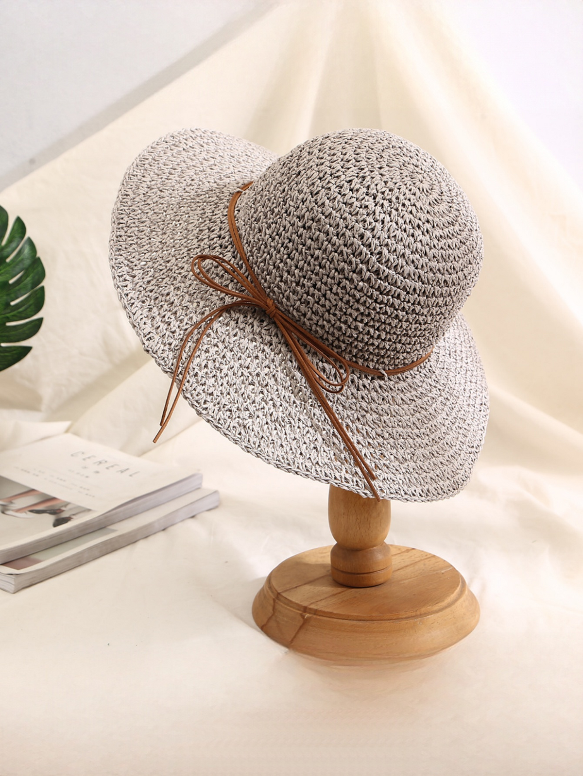 Wide-brimmed Straw Hat With Bow