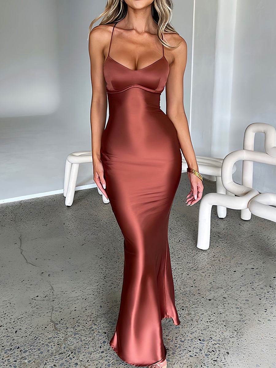 Robe longue dos nu à fines bretelles et liens