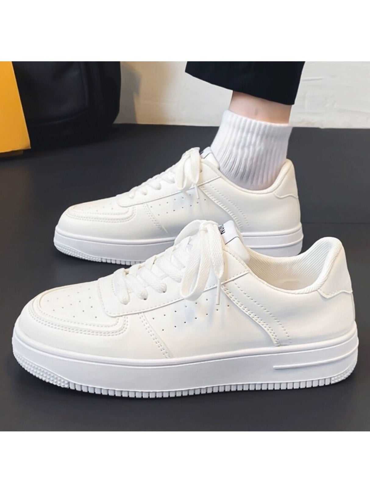 Liber All-season Men's Casual Sneakers