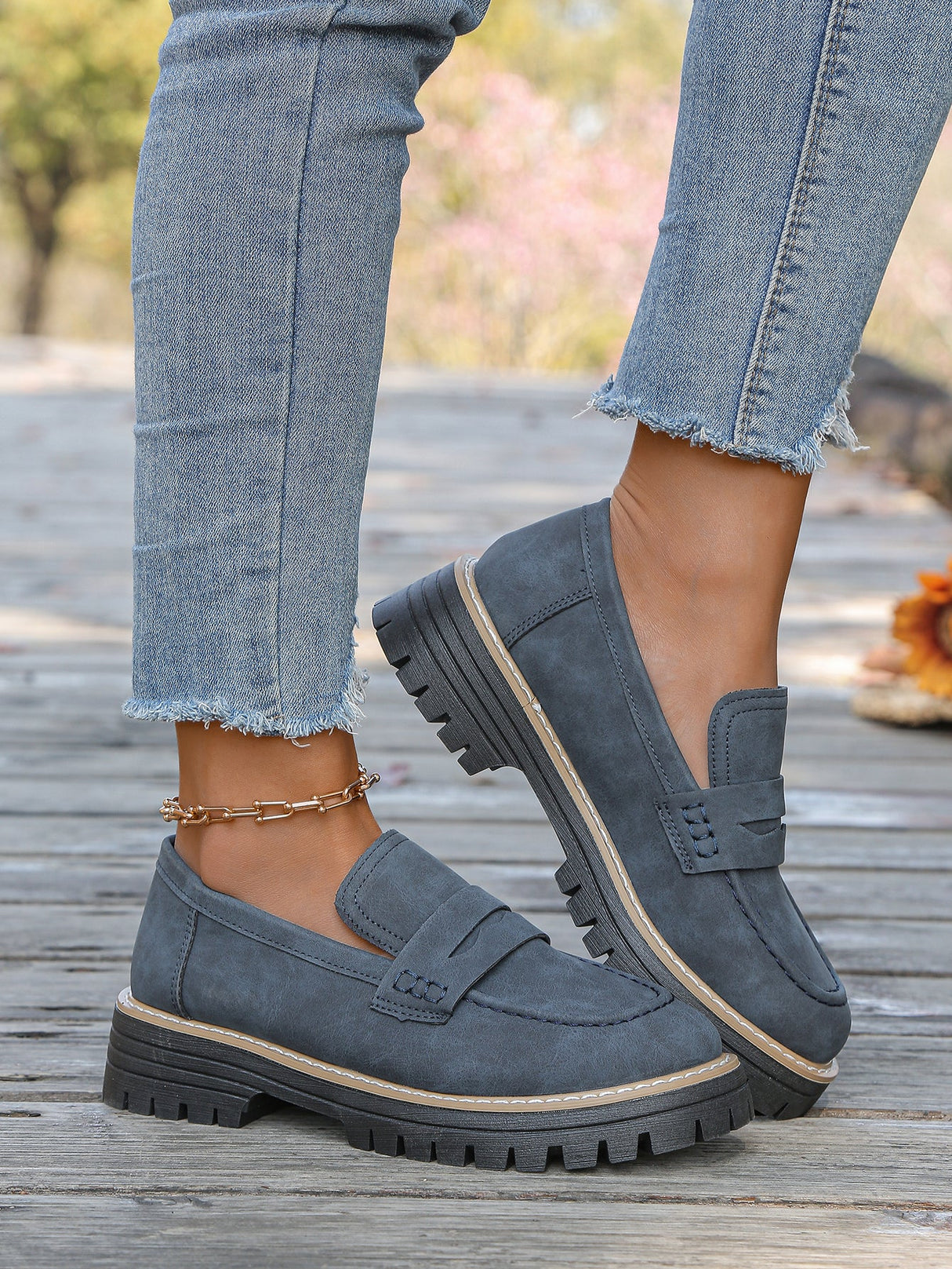 Liber Four Seasons Thick-soled Women's Slip-On Loafers