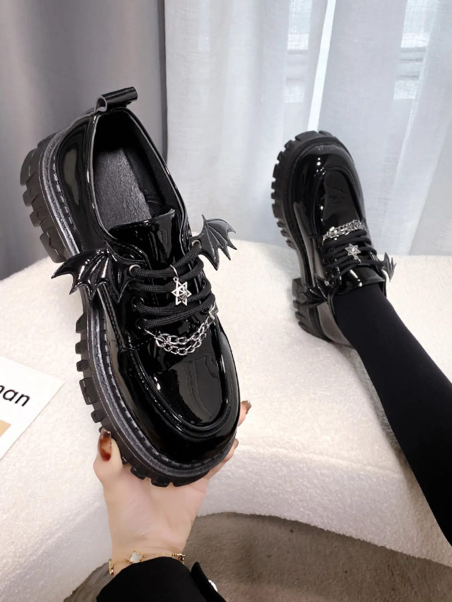 Liber Four Seasons Shoes Metal Chain Bat Wing Flats