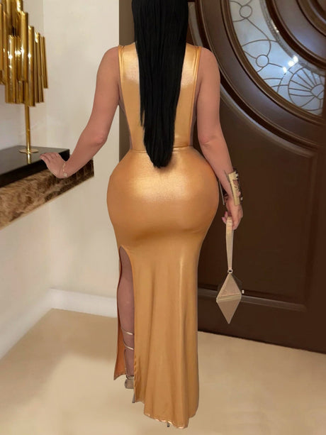 Abendkleid mit metallischem Glanz, hohem Kragen, Armband, ärmellos, mit Schlitz, Maxikleid