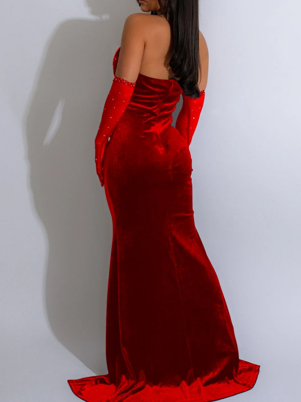 Abendkleid mit Strassbesatz, Patchwork aus Spitze und Samt, durchsichtigem Mesh, Neckholder und Schlitz