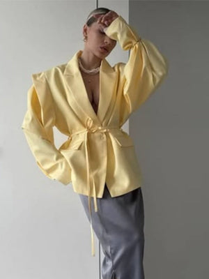 Blazers à bretelles et col en V pour les trajets domicile-travail