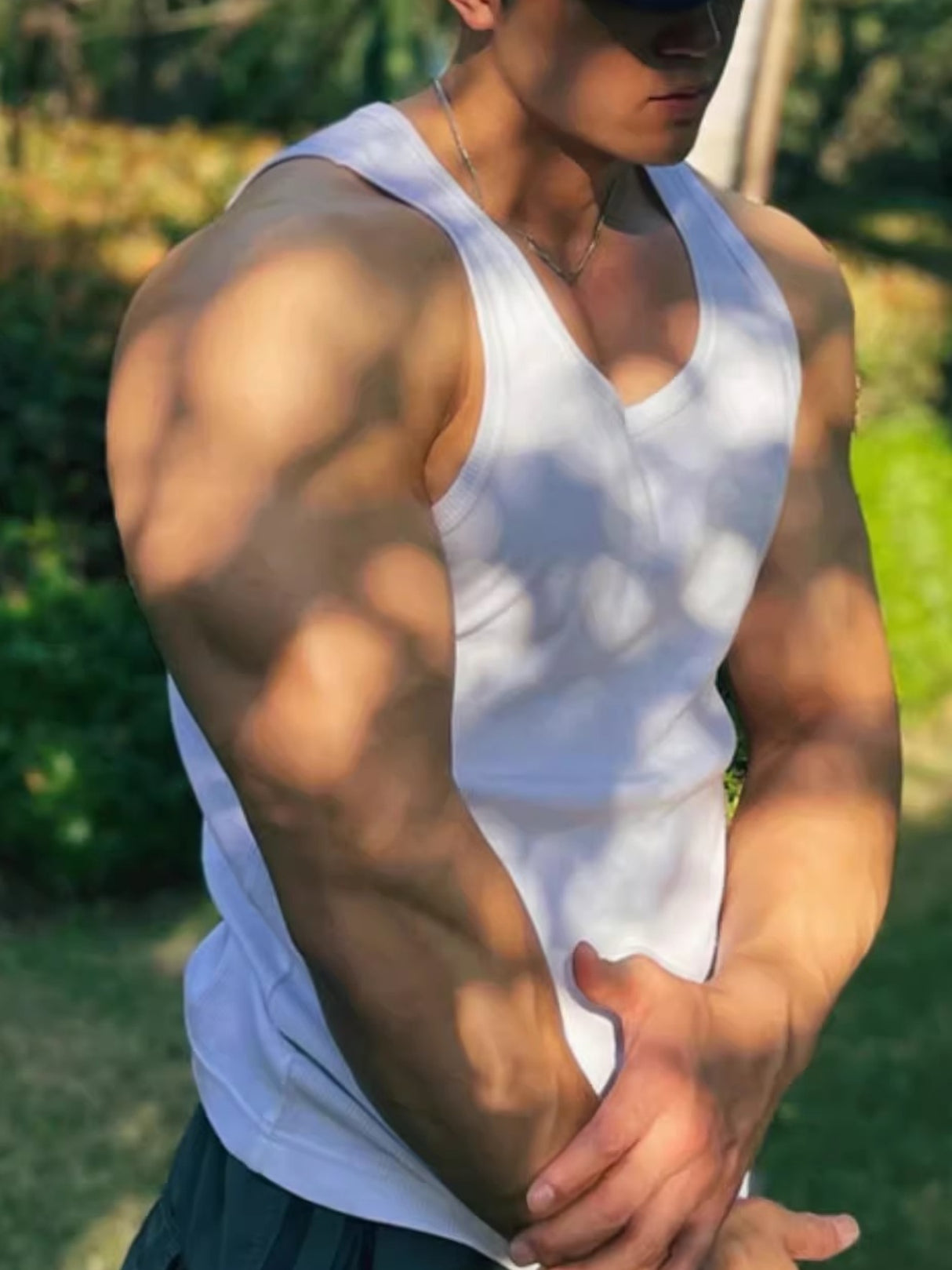 Lightweight Sports Fitness Stretch Slim-fit Moisture-wicking Breathable Tank Tops