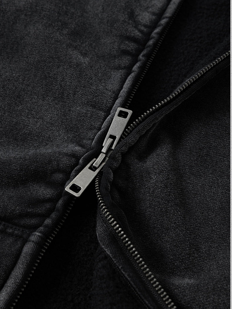 Kapuzenpullover mit gestickten, verstreuten Kanten und Fleecefutter