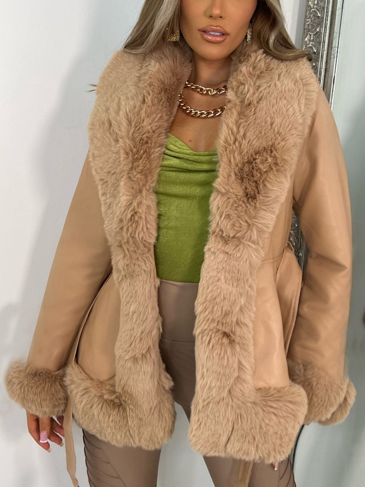 PU Leather Women's Leather Jacket With Large Fur Collar, Belted Waist, And Fitted Design; Long-sleeved Coat.