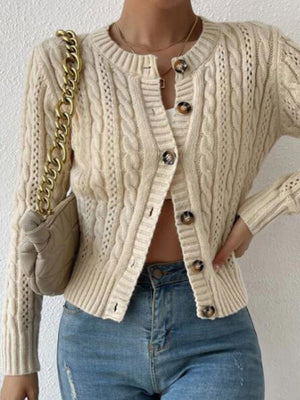 Bâtonnets de pâte torsadés, col rond, boutons, gilets