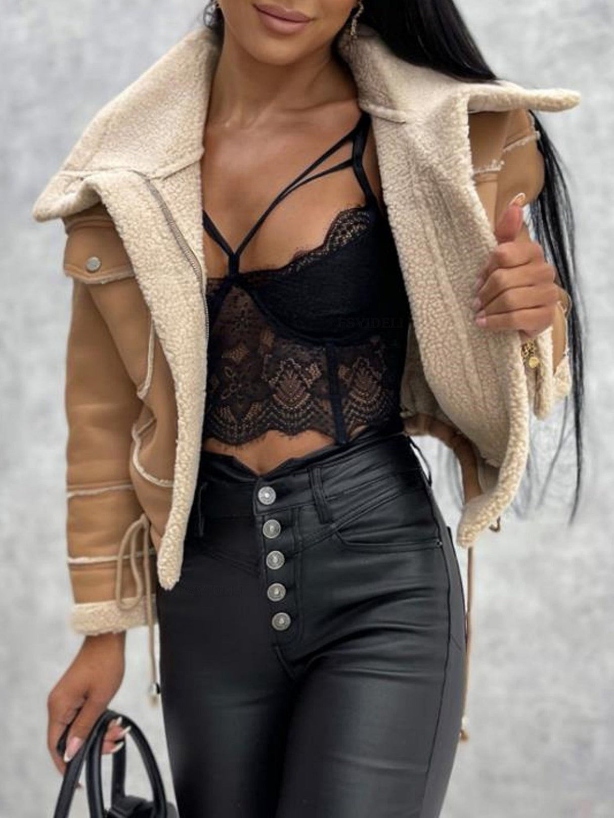 Short-sleeved Jacket With Lambskin Collar, Zipper, And Leather Trim For Autumn And Winter.