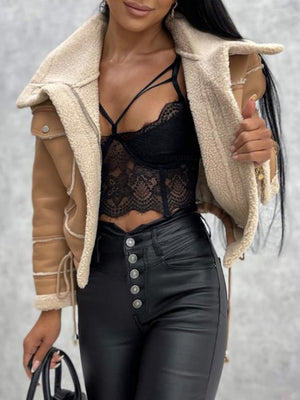 Short-sleeved Jacket With Lambskin Collar, Zipper, And Leather Trim For Autumn And Winter.