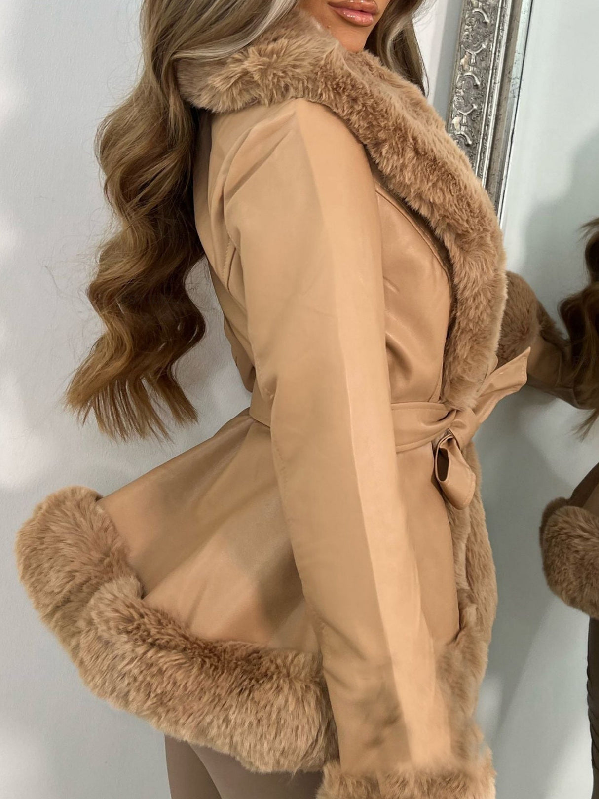 PU Leather Women's Leather Jacket With Large Fur Collar, Belted Waist, And Fitted Design; Long-sleeved Coat.