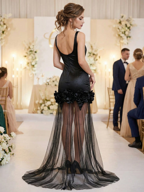 Abendkleid mit Strasssteinen, 3D-Blumen, Rock aus Mesh-Einsätzen, Spaghettiträgern und figurbetontem Schnitt