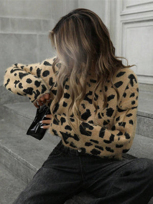 Leopard Print Contrasting Colors Short Knitted Sweater