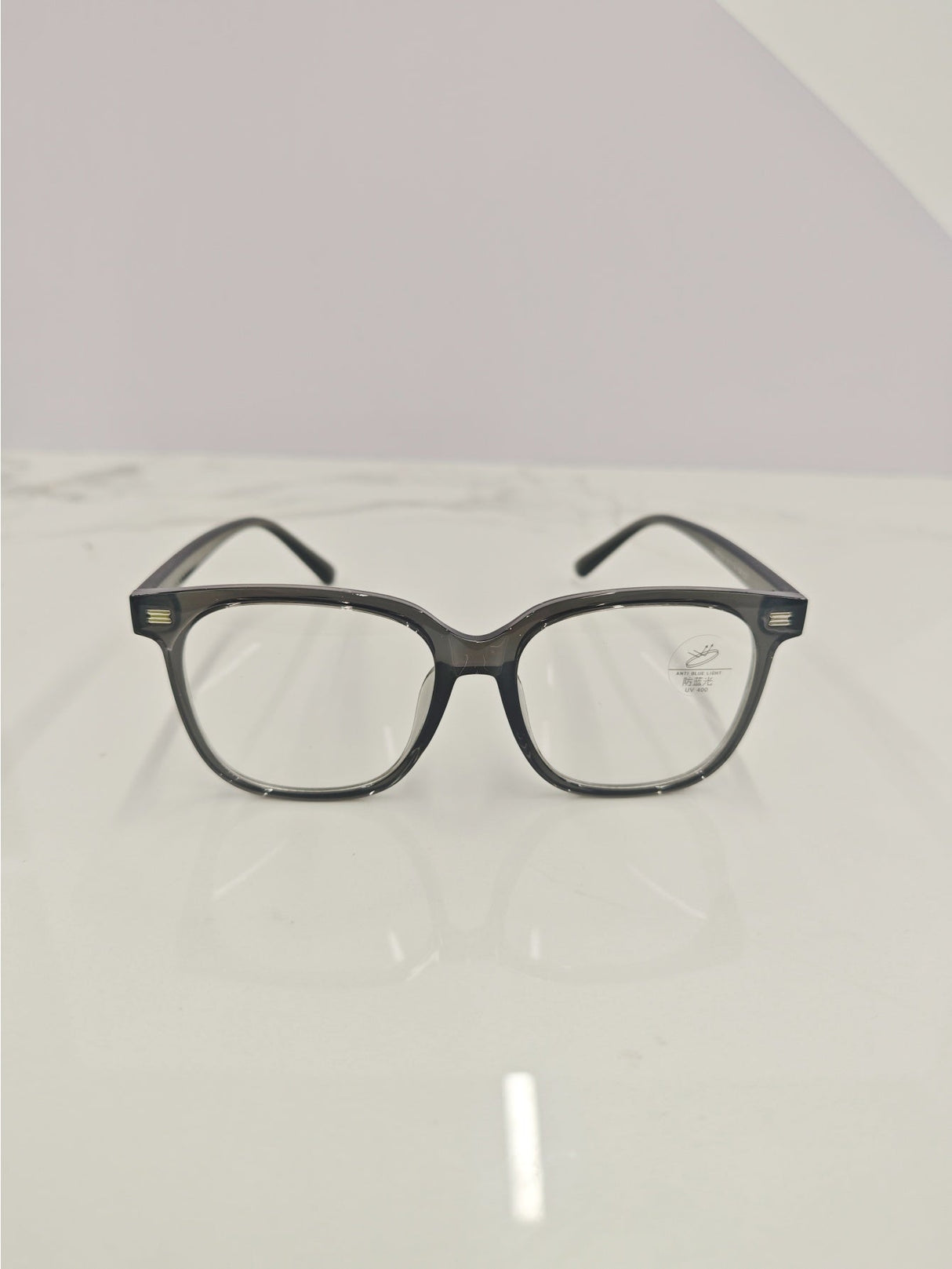 Lunettes semi-transparentes de couleur unie