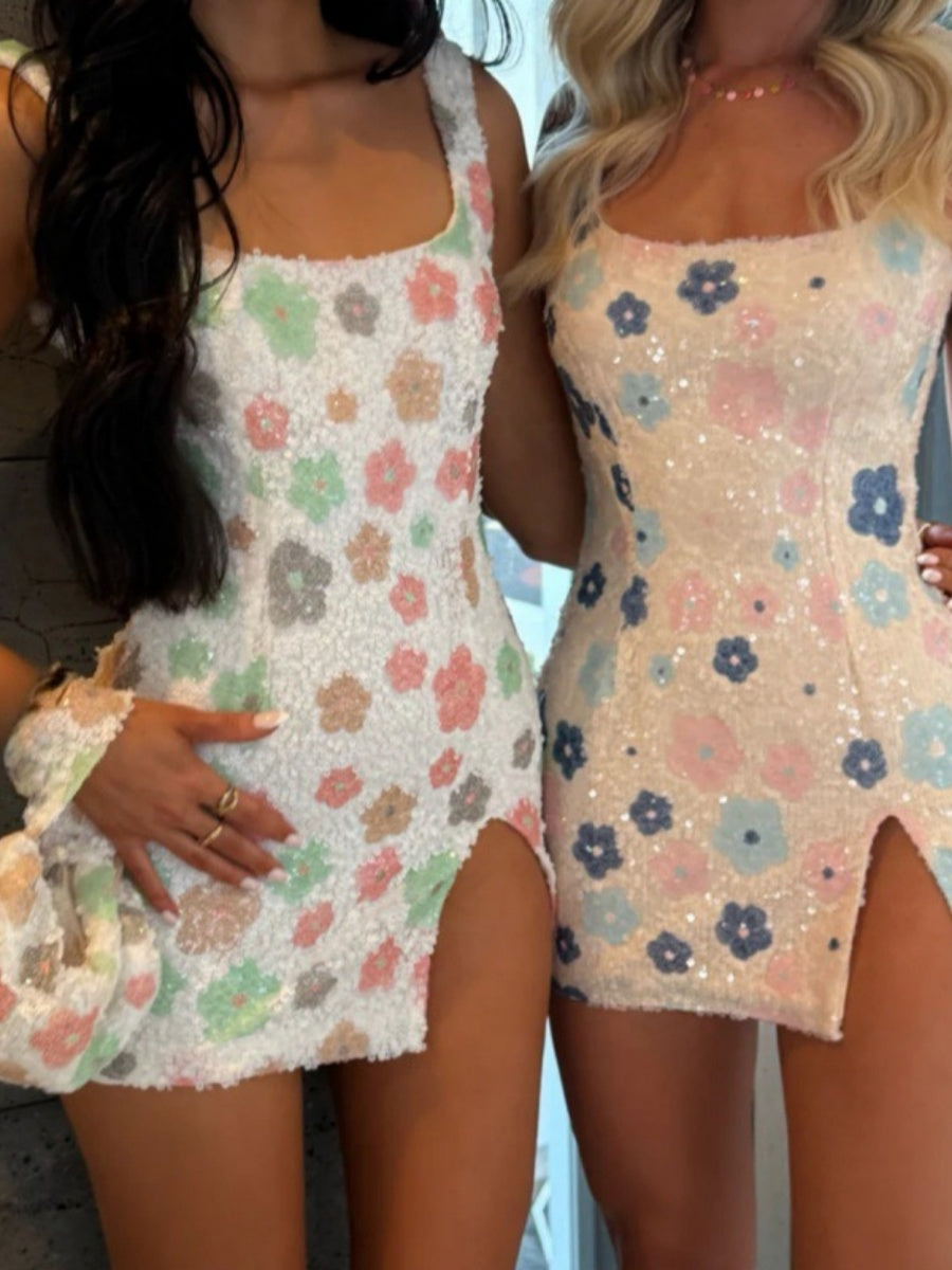 Robes courtes et mini à fleurs colorées et sequins fendues, moulantes sur les hanches