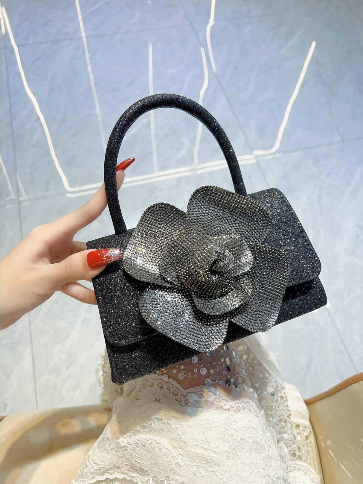 Liber Four Seasons ACC Flower Small Square Bun